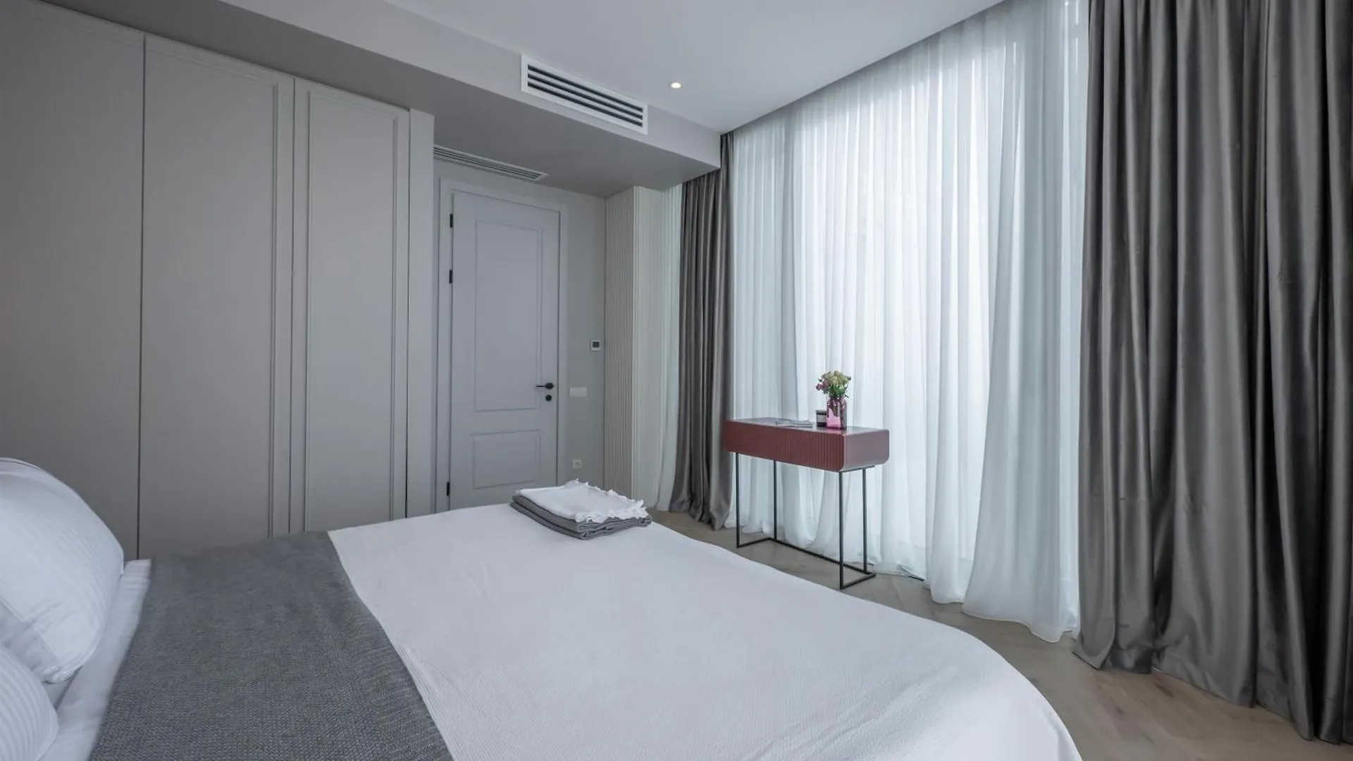 Metekhi Elegance-Classic Charm In Tbilisi'S Heart Apartament Tbilisi