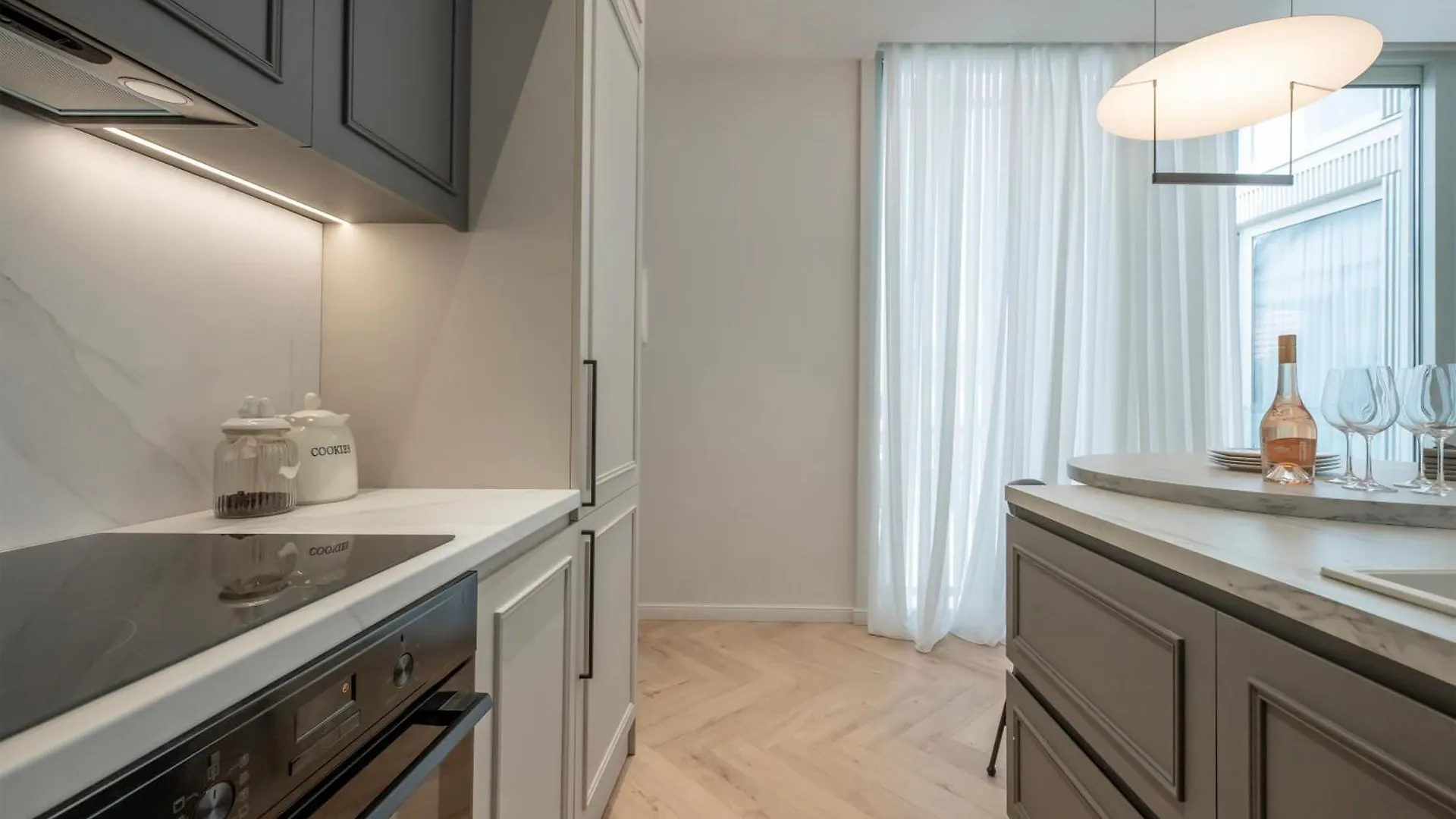 Apartament Metekhi Elegance-Classic Charm In Tbilisi'S Heart